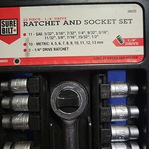 22-Piece Ratchet and Socket Set